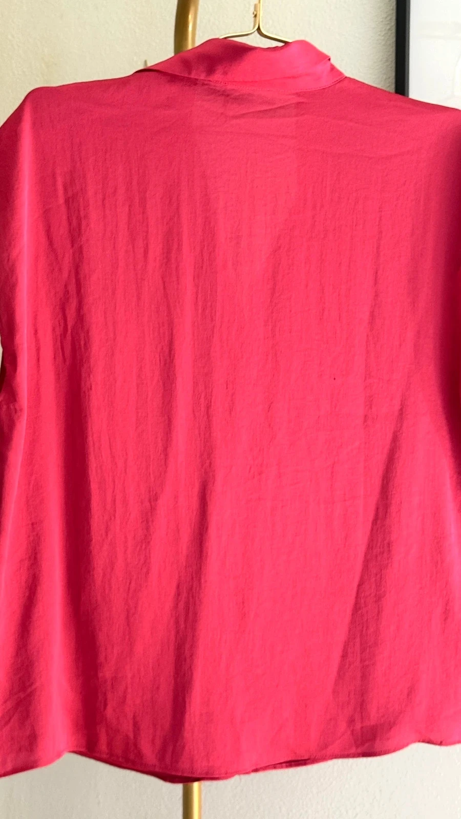 Lindo Blusa Camiseira Rosa Fuchsia Acetinada Mango • L • TN284 – photo 5